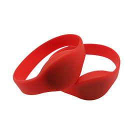 LF RFID Σιλικόνιο βραχιόλι UV εκτύπωση για εξωτερικές εκδηλώσεις